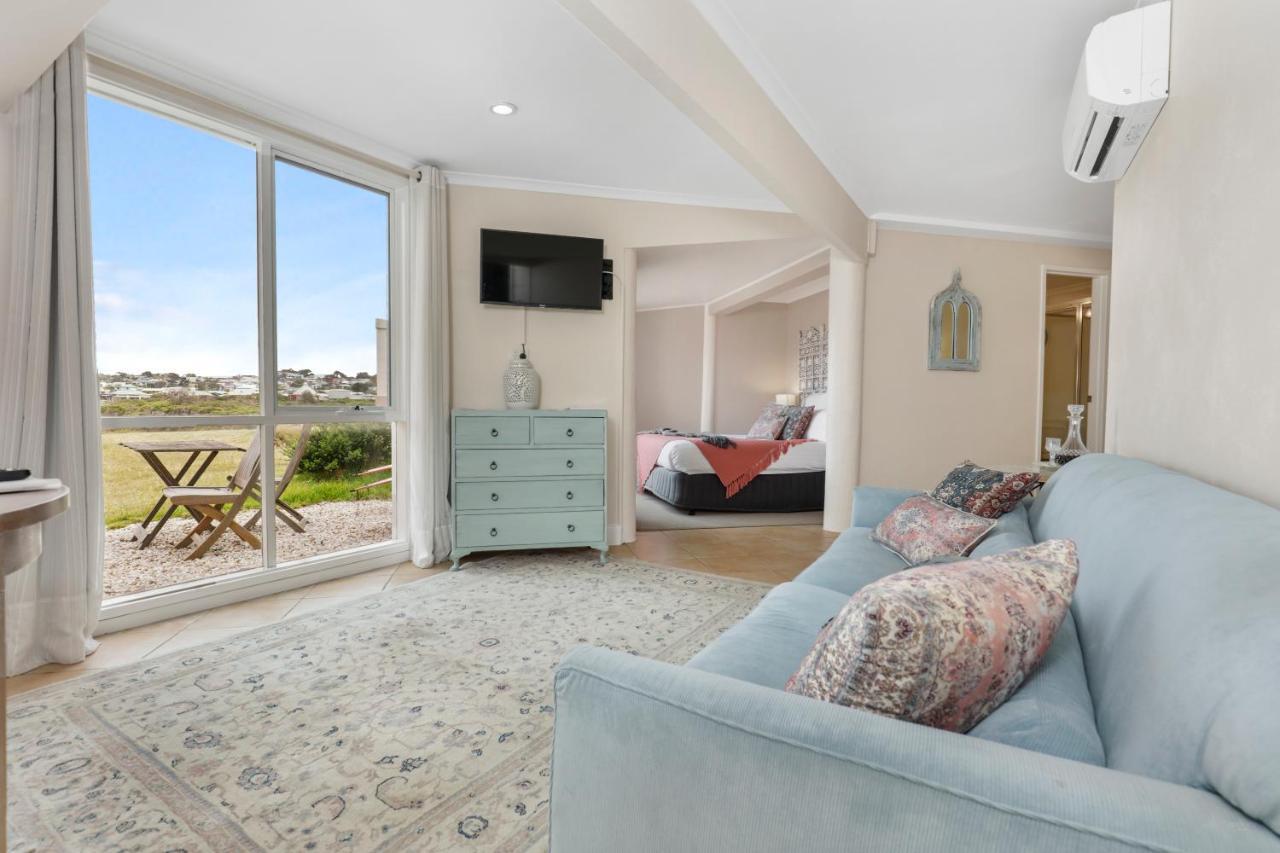 Clifftop Hotel Smiths Beach Esterno foto